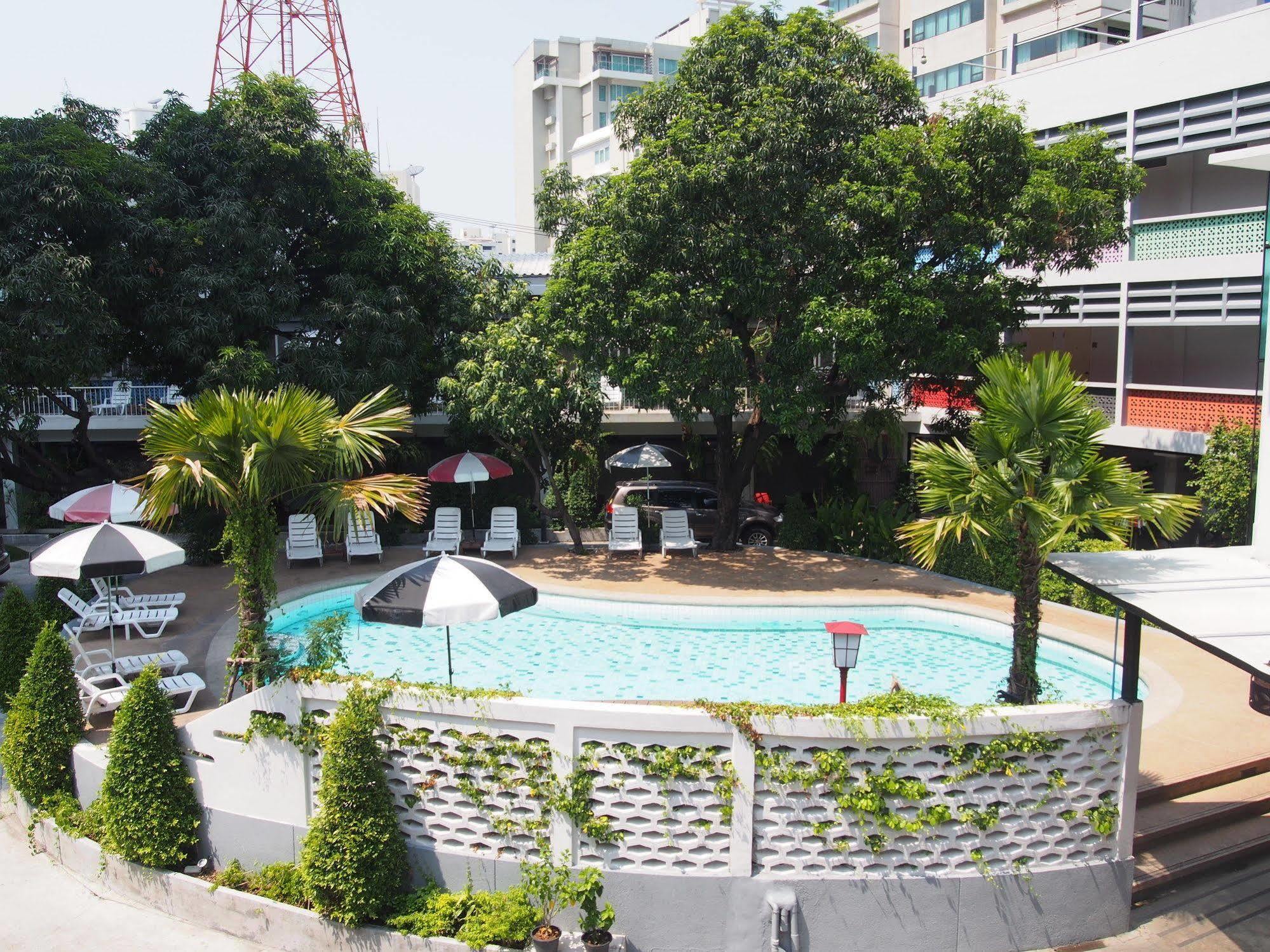 Hotel Retroasis Bangkok Exterior foto
