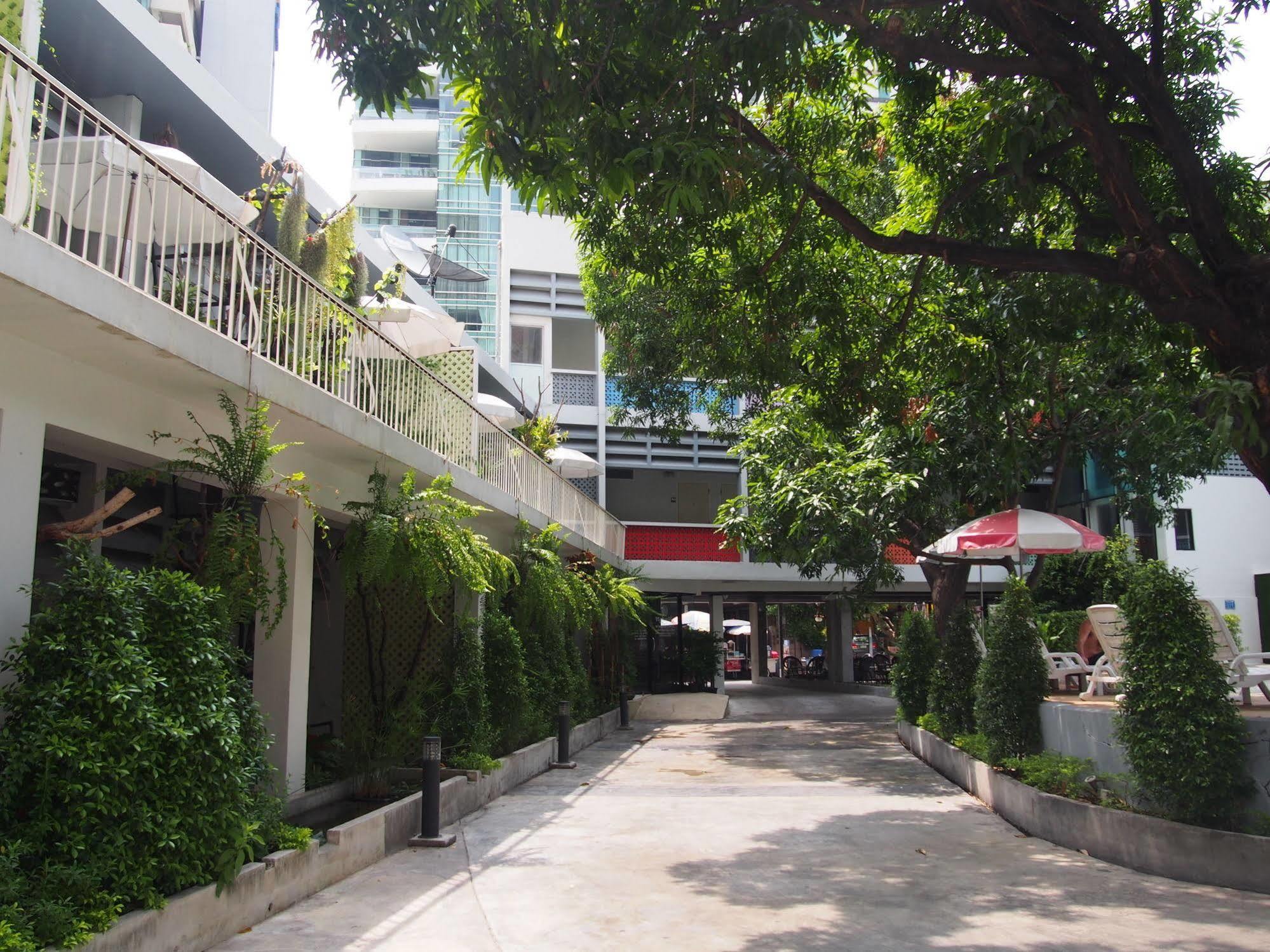 Hotel Retroasis Bangkok Exterior foto