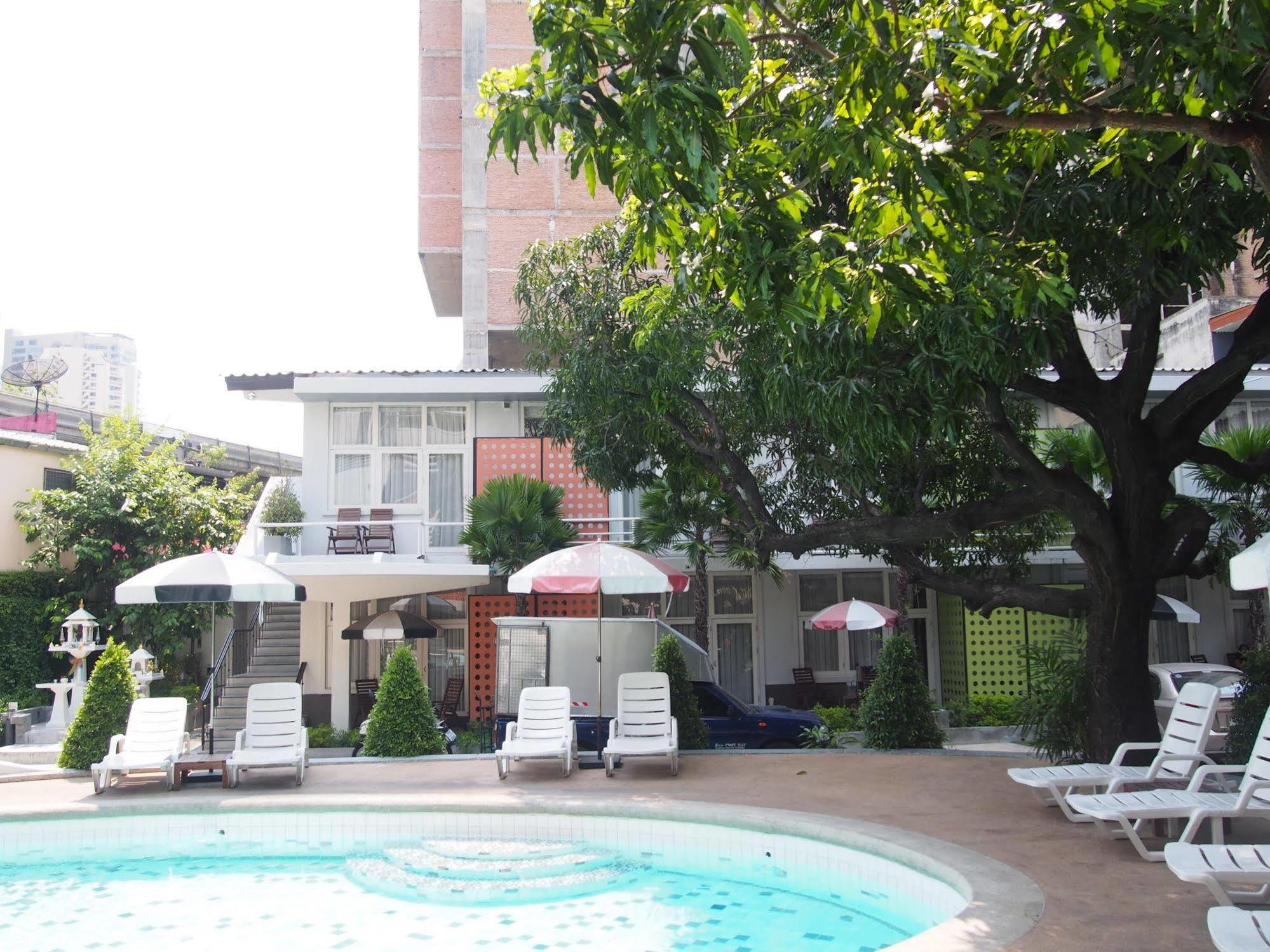 Hotel Retroasis Bangkok Exterior foto